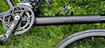 Špičkový bicykel AIRSTREEEM Marathon Disc SL, UltegraDI2 - 8