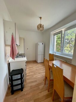 Predám 2 - izb. tehlový byt s balkónom na Podhradovej - 8
