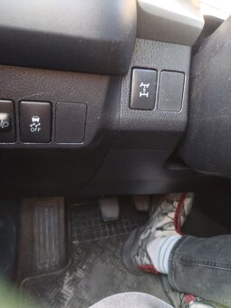 Toyota RAV4 2.0 nafta 91KW 4X4 - 8