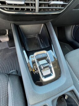 Predám škoda Octavia 2,0 TDI DSG - 8