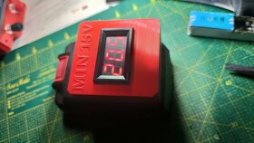 Parkside X20V rýchli merák, kontrola stavu batérie voltmeter - 8