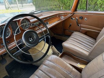 Mercedes Benz W111 - 8