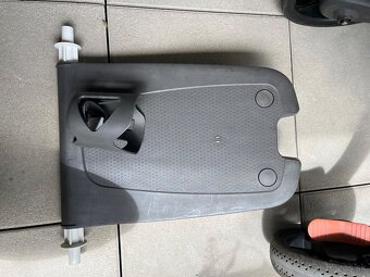 Predám kočík Stokke Xplory V5 – zachovalý stav + boh - 8
