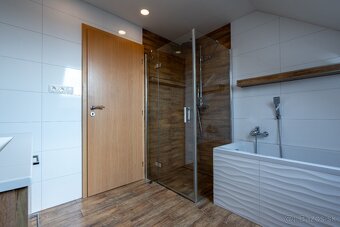 NA PREDAJ: Rodinný dom v obci Závod - 8