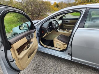Jaguar XF 3.0D V6 202 kW –  po veľkom servise, výbava LUX - 8