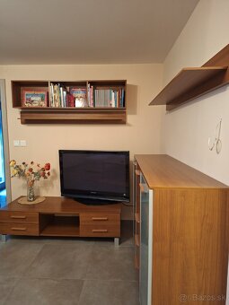 Obývacia zostava + TV - 8