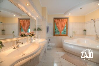 Elegantná vila s veľkorysým priestorom a wellness zónou IL - 8