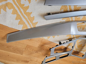 >>>hliníkový dekor - lišty - interiér BMW rad 5 mod. f10/f11 - 8