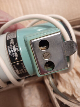 predam stary mixer TESLA 435 - 8