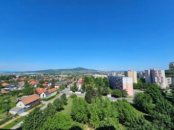 Predam novozrekonstruovany velky 4 izb. byt s balkonom - 8