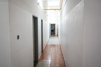 Obchodný priestor na prenájom v centre Lučenca - 8