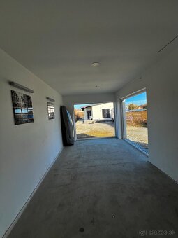 Na predaj moderný 4- izbový bungalov, Raková - 8