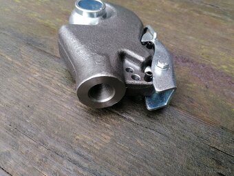 Predám hák, rýchloupinák do ramien hydrauliky, trojbodu, cbm - 8