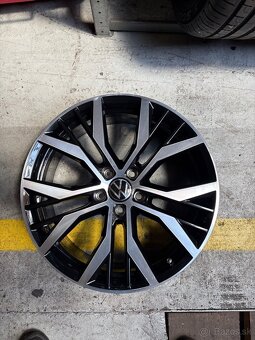 Volkswagen disky R19, model Santiago - 8