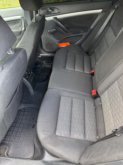 Škoda Octavia Combi 1.6 TDI 77kW 2010 - 8