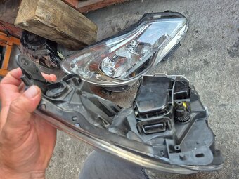 Opel Corsa D lift 2011-2015 svetlo predné originál - 8