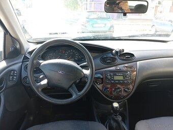 Ford focus - 8
