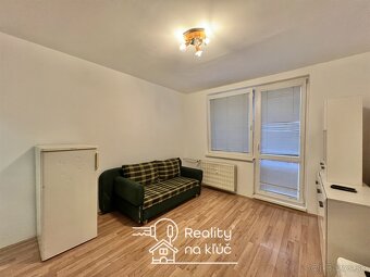 Na prenájom zariadená garsónka s balkónom na Gogoľovej ulici - 8