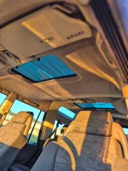 LAND ROVER DISCOVERY 2 - 8