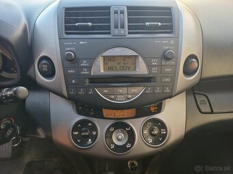 Toyota Rav 4 4x4 2,2 diesel 134 000 km pôvodný lak - 8