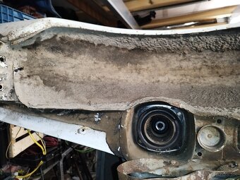 Karoséria Škoda 120 - 8