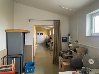 Prevádzkový priestor so skladom a kanceláriami, Vráble - 8