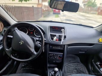 Peugeot 207 - 8