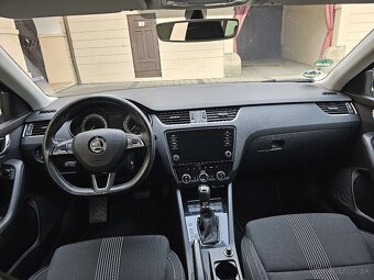 Škoda Octavia Combi 2.0 TDI DSG F1 Sport ACC DVD R17 Orig.KM - 8