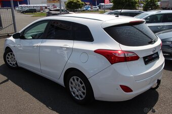 Hyundai i30 CW 1.6i CRDi 16V DOHC Family - 8