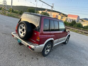 Suzuki Vitara V6 - 8
