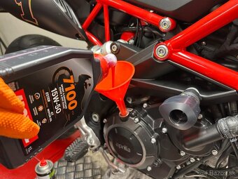 Aprilia Dorsoduro 900 - 8
