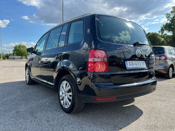 VW Touran 1,9TDI nafta, 77kW, MT/6, rok:04.2007. - 8