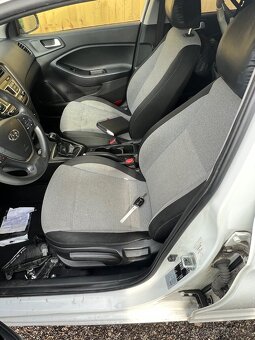 Hyundai i20 - 8