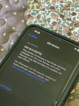 Apple iPhone XS Max - 8