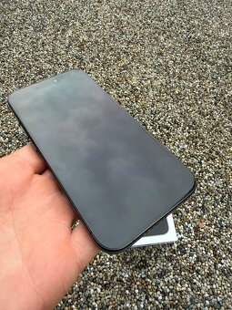 IPhone 15 pro 256GB - baterie 100% - 8