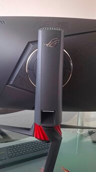 ASUS ROG Strix XG32VQR - 8