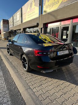 Škoda Superb 2.0 TDi 4x4 Sportline - 8