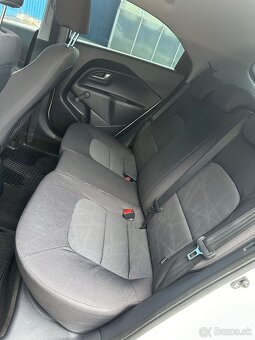 KIA Rio Hatchback 62.5kw Manuál - 8