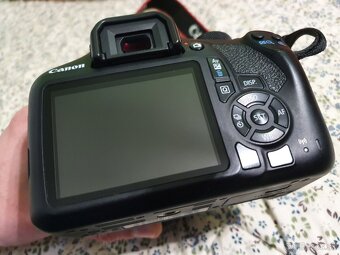 Canon EOS 1300D - 8