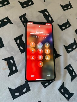 Predám iPhone XS max biely všetko funguje ako novy - 8