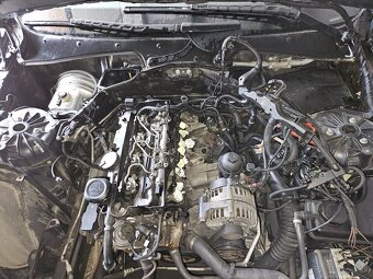 BMW E60 520d /177k r.2008 manuál na náhradné diely - 8