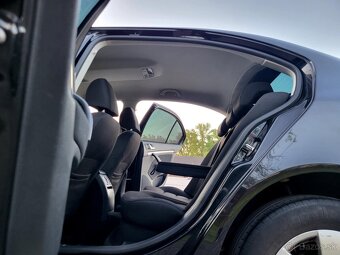 Škoda octavia 1.6 TDI Elegance Max R.V.2012 - 8
