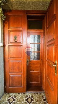 PREDAJ Rodinný dom s garážou a pozemkom 2 362 m2 neďaleko Ro - 8