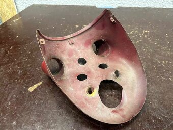 Predám vrchná spodná maska JAWA-ČZ 125/355 175/356 - 8