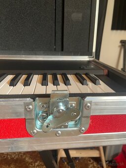 Vox Continental 73 BK + case - 8