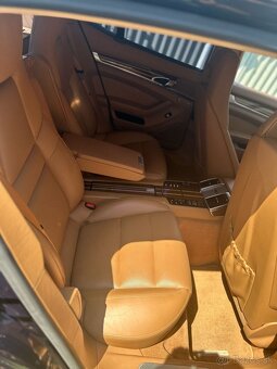 Porsche Panamera S - 8