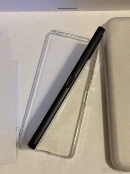 Sony Xperia 10 VI - 8/128Gb - krabica, kábel, návody - 8