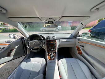 Mercedes-Benz 2.6L W209 - 8