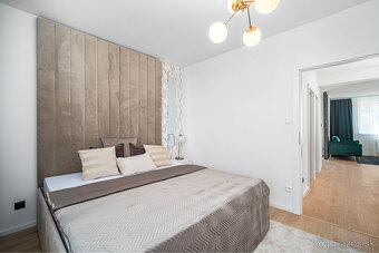Štýlový 3-izbový byt so zariadením, loggiou a balkónom - 8