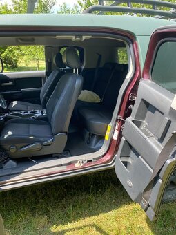 Toyota FJ Cruiser - 8